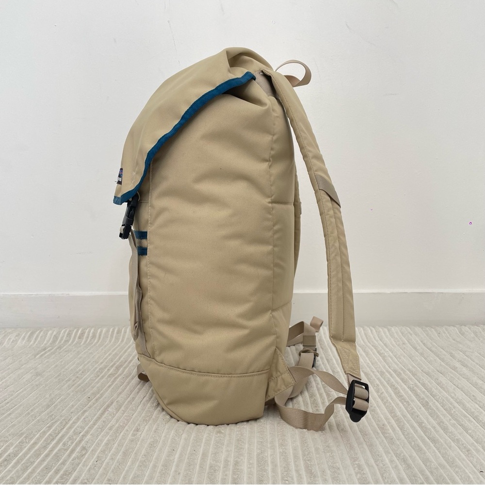 Patagonia Arbor Classic 25L Unisex Beige Backpack - Picture 2 of 11